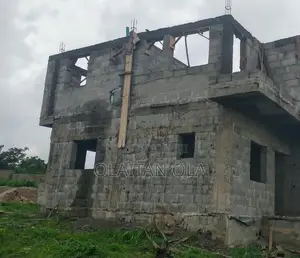 Gidan Bedroom 4 don Siyarwa a Abraham Adesanya Estate
