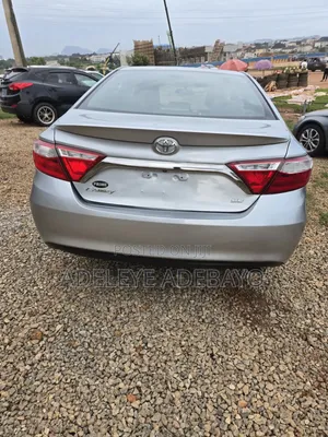 2015 Toyota Camry SE Sedan