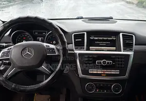 2015 Mercedes-Benz ML350 4MATIC SUV - Full Option