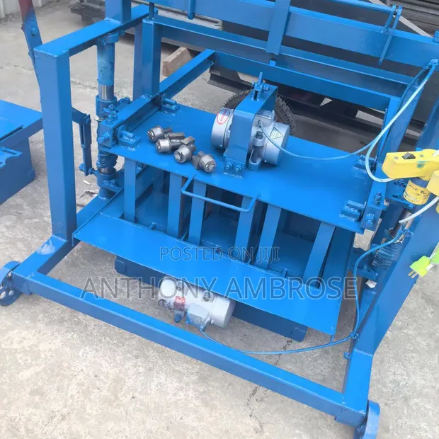 Brand New Block Moulding Machine - 2 Moulds - 1