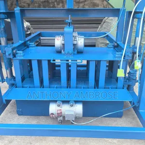 Brand New Block Moulding Machine - 2 Moulds
