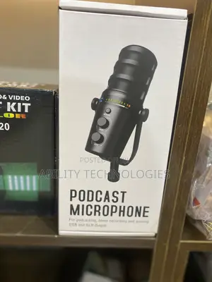 Dynamic Podcast Microphone tare da Table Stand