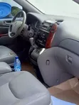 Toyota Sienna 2005 Gray - 2
