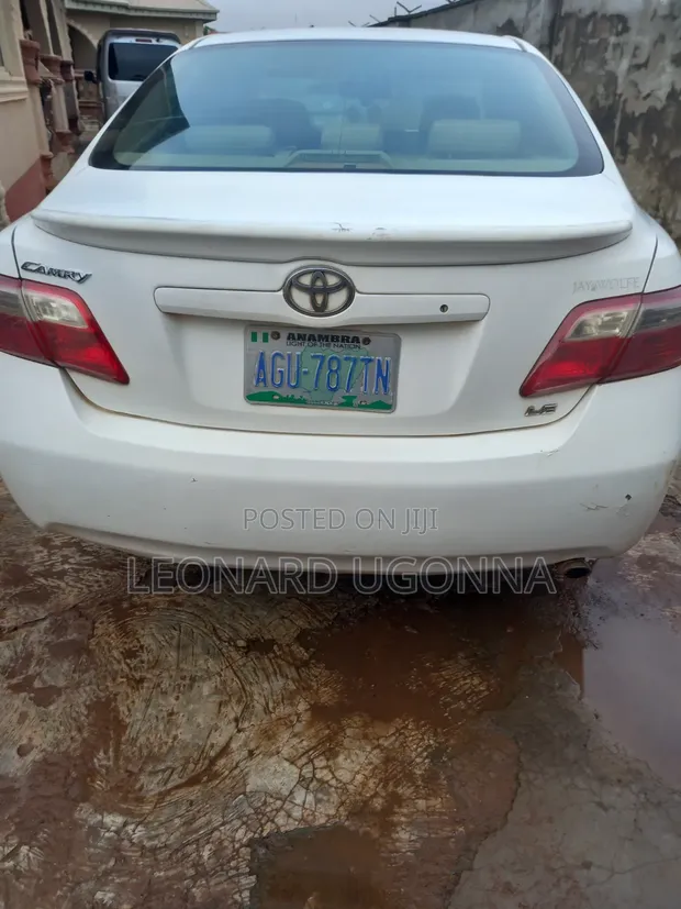 Toyota Camry 2008 White - 1