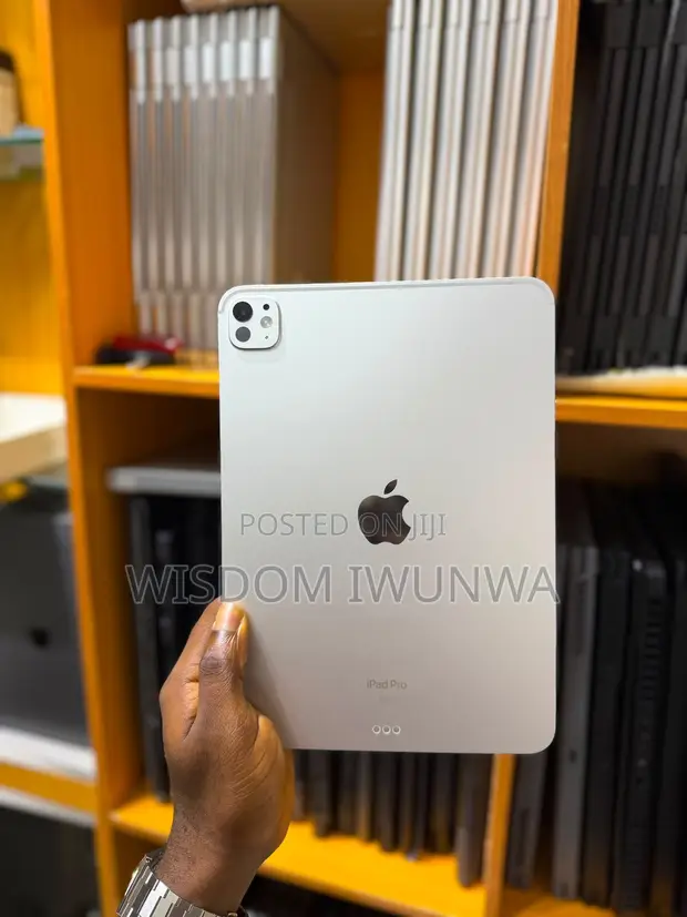 Apple iPad Pro 11" (2025) 256GB Silver - 1