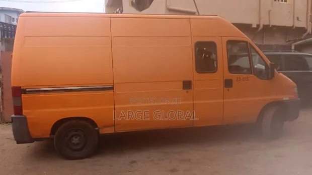Peugeot Boxer 1992 Orange - 1