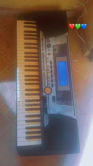 Yamaha PSR-E453 Electronic Keyboard