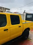 Nissan Frontier SE-V6 4x4 King Cab 2000 Yellow - 4