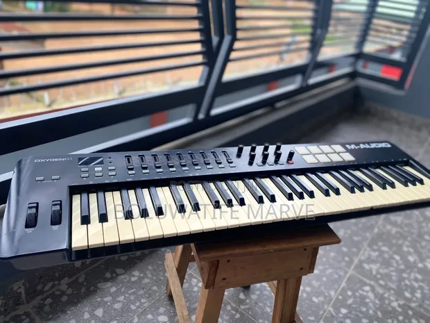 M-Audio Oxygen 61 MIDI Keyboard - 1