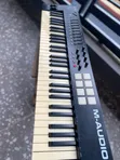 M-Audio Oxygen 61 MIDI Keyboard - 2
