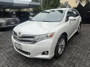 2014 Toyota Venza LE White
