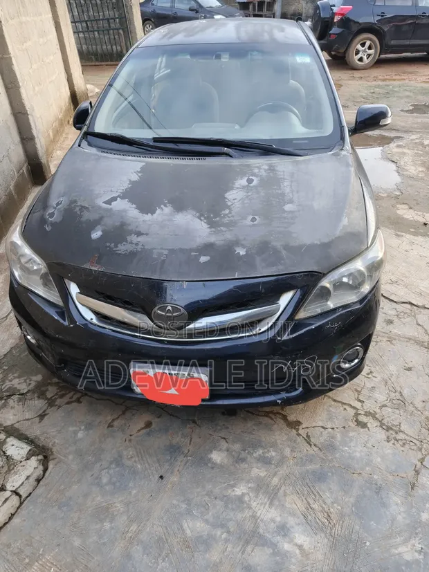 Toyota Corolla 2010 Gray - 1
