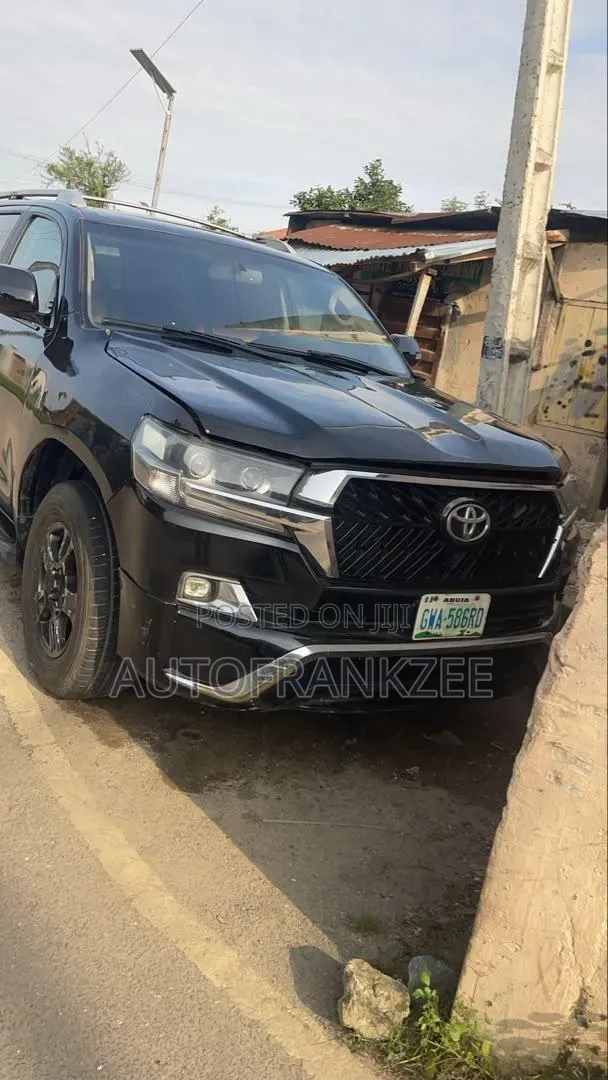 Toyota Sequoia 2014 Black - 1