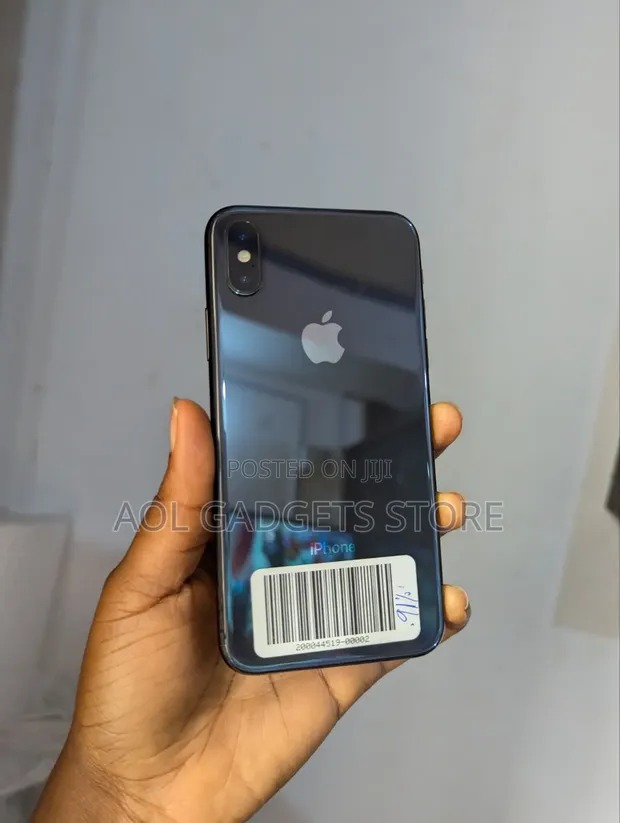 Apple iPhone X 64GB Black - 1