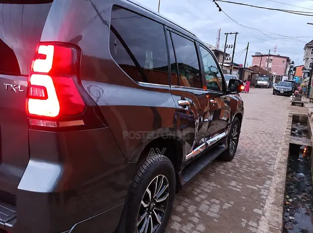 Toyota Land Cruiser Prado Sayarwa a Legas - 1