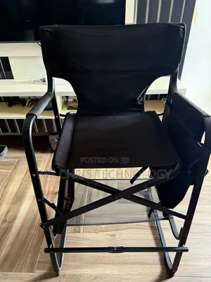 Professional Makeup Artist Chair with Fold-Out Tray