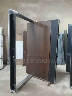 Ugo Doors Classic Pivot Entrance Door