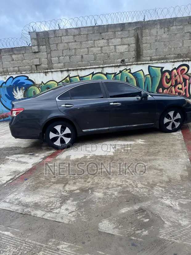 Lexus ES 350 2010 Gray - 1