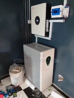 Kwararren Mai Gyara Solar/Inverter Ajah