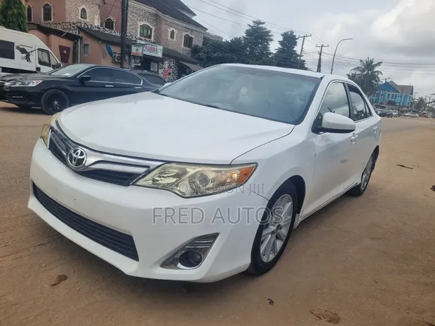 2013 Toyota Camry XLE Sedan - Kai Tsaye Tokunbo - 1
