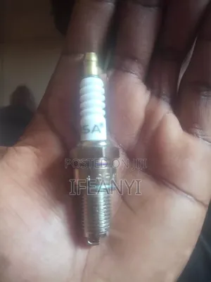 Brand New Spark Plugs (Pack of 17)