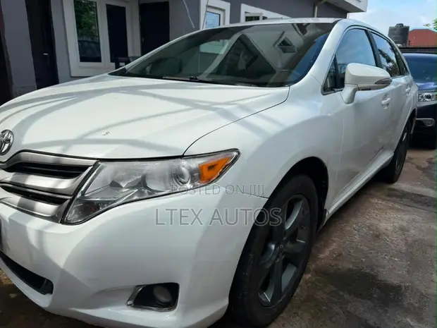 Toyota Venza 2013 White - 1