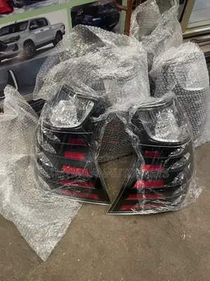 Fitilar Baya ta Lexus GX460 2025