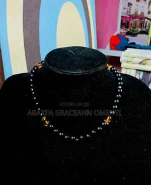 Black Matte Neckpiece Mai Dutse