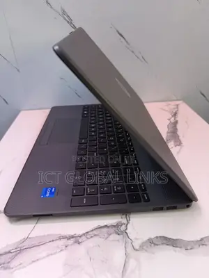 Laptop HP 250 G10 - Intel Core i5, 8GB RAM, 256GB SSD