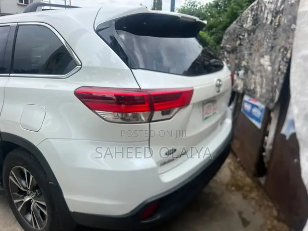 Toyota Highlander LE Plus 4x2 V6 SUV na 2017 - 1