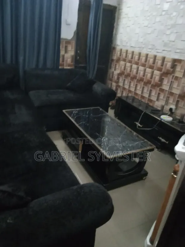 Elegant Black Sofa Set & Center Table - 1