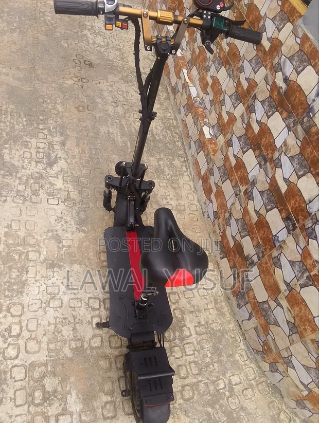 2024 Baƙar Fatar Eletrik Dual Scooter - 1
