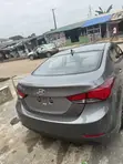 Hyundai Elantra SE Sedan 2014 - Launin Fari - 3
