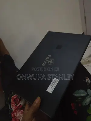 Laptop Intel Celeron 4GB RAM 60GB SSD
