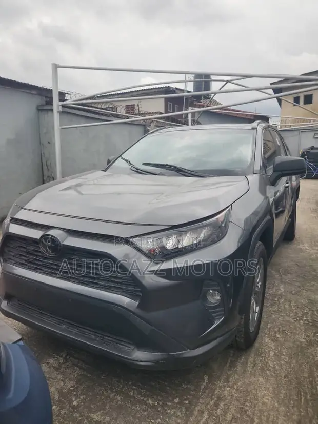 Toyota RAV4 2021 XLE - An Samu Daga Kasashen Waje - 1