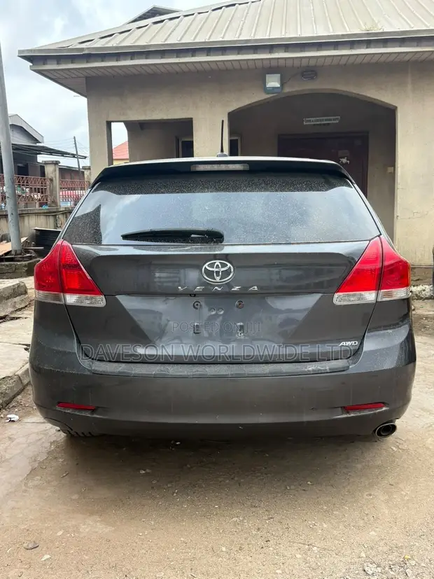 Toyota Venza AWD 2012 Gray - 1
