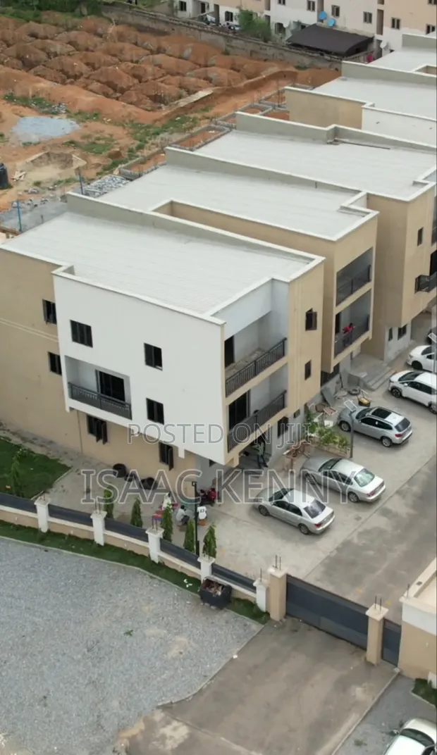 4 Bedroom Duplex in Minin Estate, Life Camp for Sale - 1