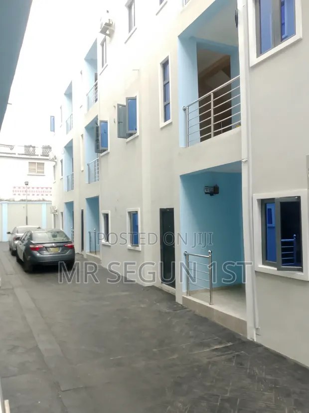 2-Bedroom Block of Flats da ake siyarwa a Snow Estate, Ring Road - 1