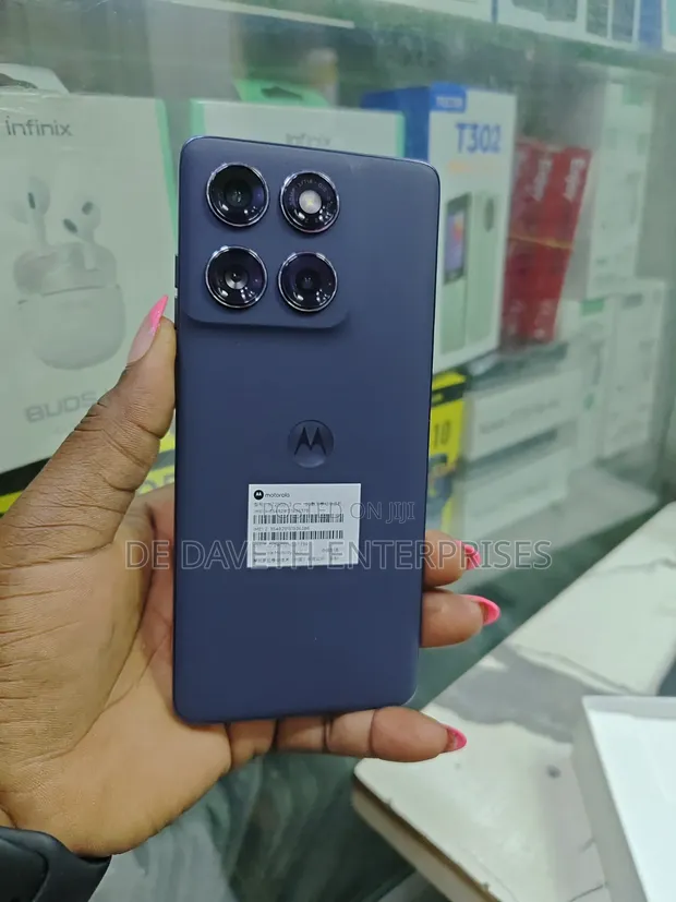 Motorola Edge 60 Fusion 256GB Blue - 1