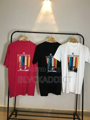 Siyan T-shirtai masu yawa tare da gyara
