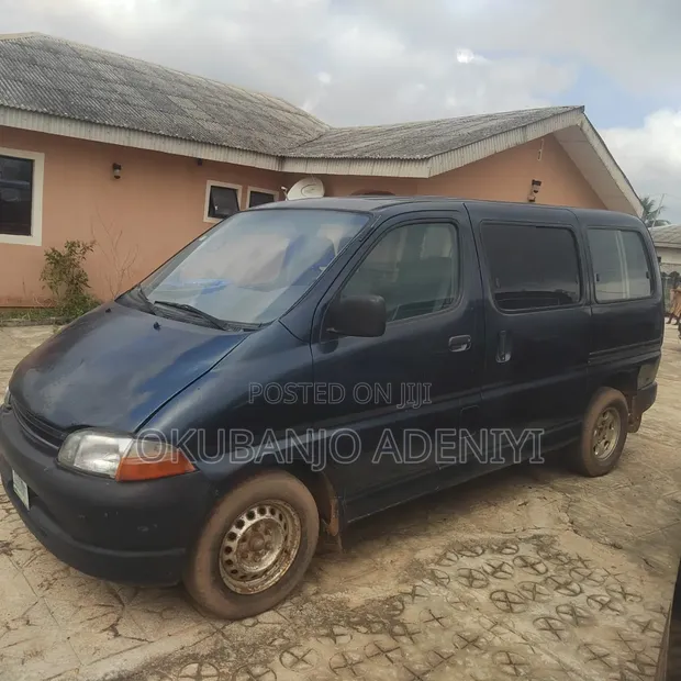 Toyota HiAce 2003 Black Automatic - 1
