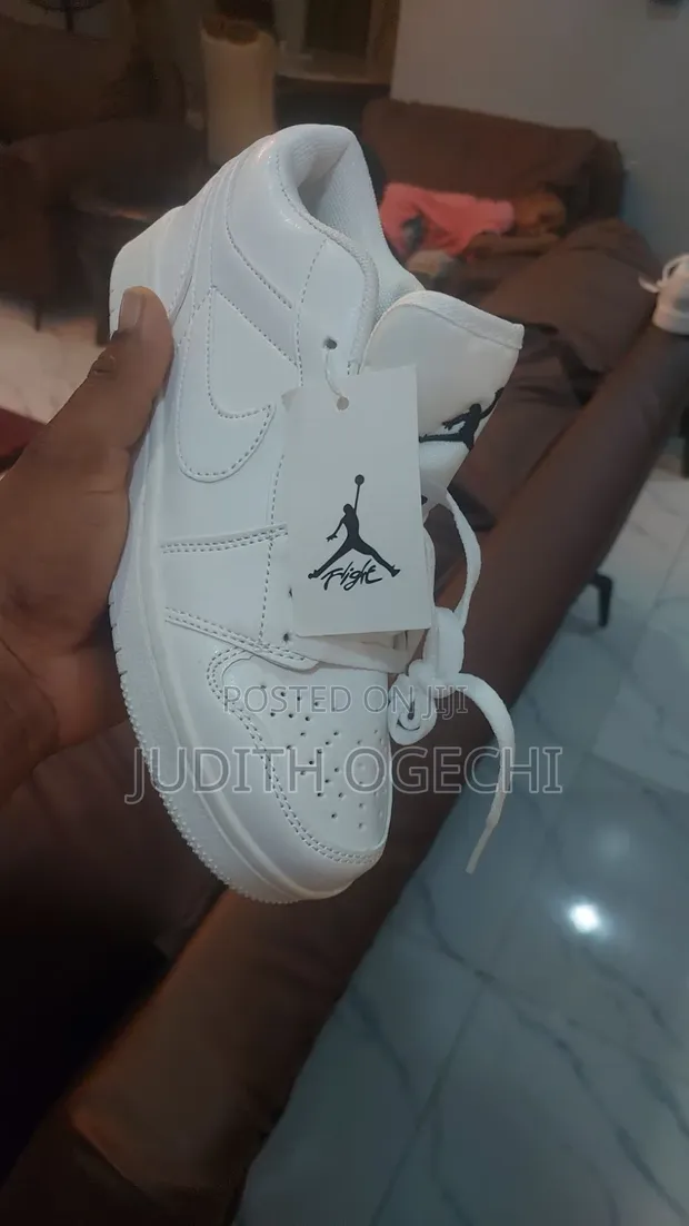 Nike Children's Canvas Sneakers - Size 39 - 1