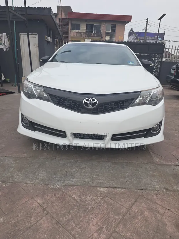 Toyota Camry 2014 Fari - 1