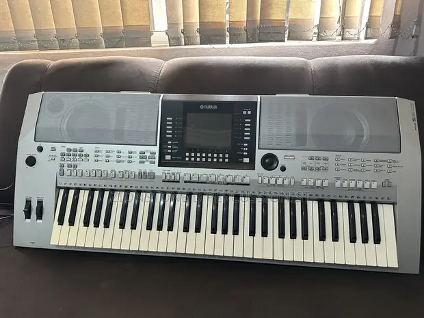 Yamaha PSR-S910 Professional Keyboard - 1