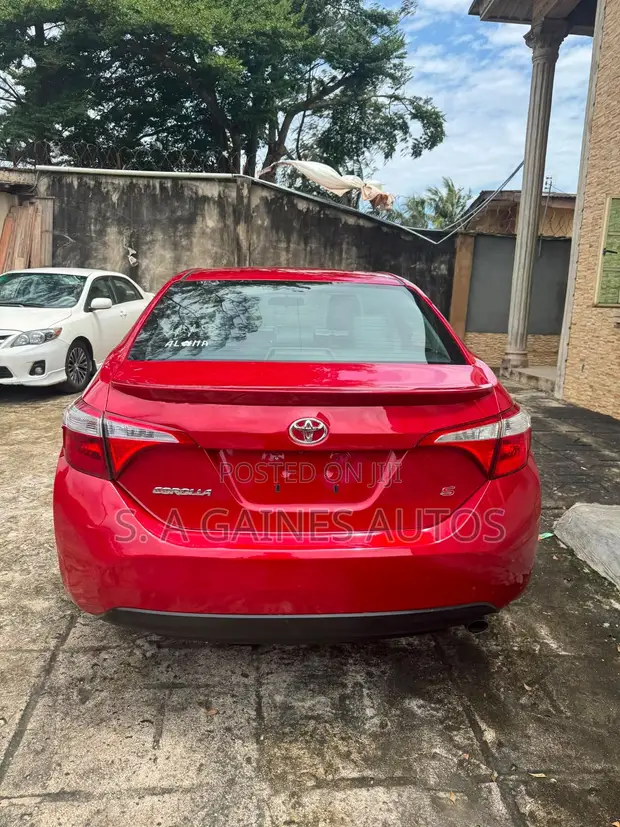 2015 Toyota Corolla S Plus Sedan Red - 1