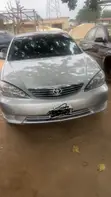 Toyota Camry LE 2.4L 2005 La Kalar Azurfa - 4