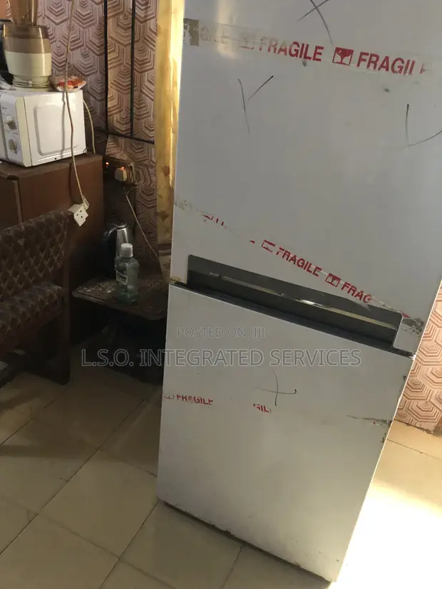 Bosch Firijin Tsaye Mai Ƙofofi Biyu (300L) - 1