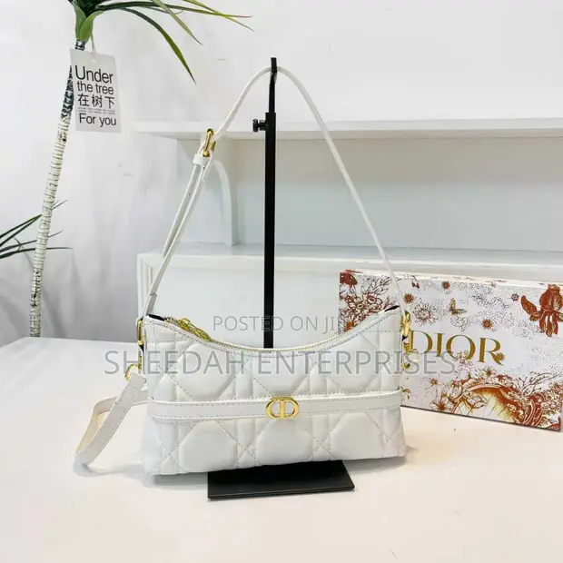 Jakar Hannun Christian Dior - Ruwan Hoda - 1