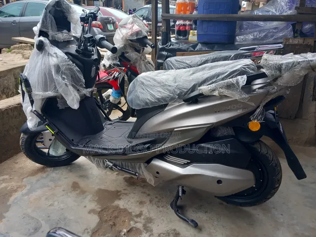 New Revoo E52 Electric Scooter 2026 Gray - 1