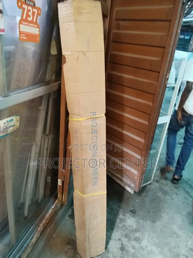 60" x 60" Tripod Projector Screen - 1